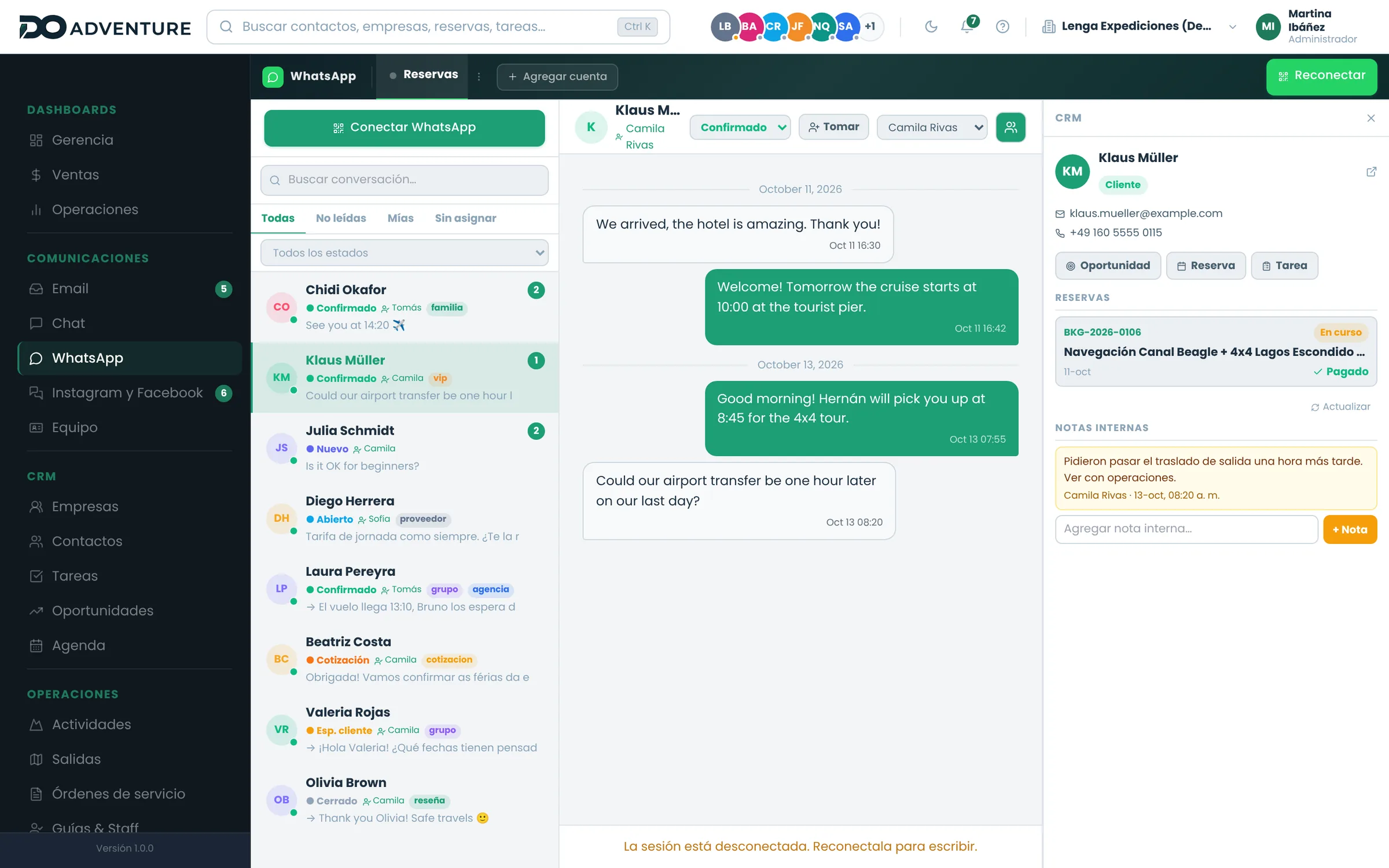 WhatsApp compartido con etiquetas, asignación y la ficha del cliente al lado